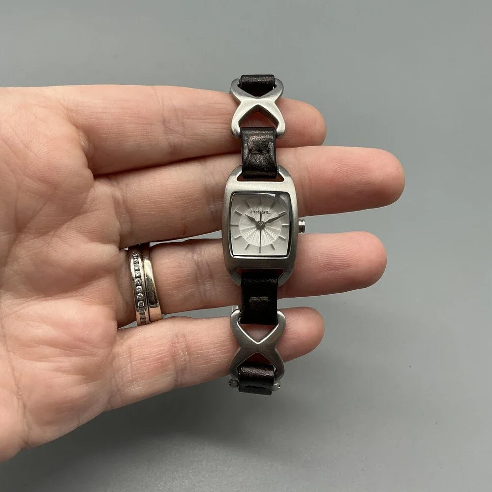 Fossil F2 ES-1645 Womens Watch 17mm Steel Brown Leather Band New Battery 7.25